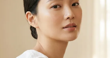 Why Looking Older Is Often About Shadows, Not Wrinkles